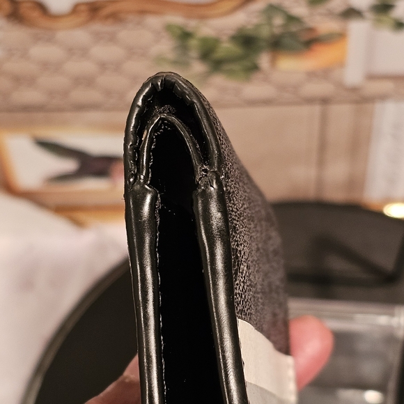 Michael Kors Signature Logo Stripe Bilfold Wallet - Picture 11 of 13